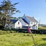 Apartment An Teach Beag Glencolmcille, Little From
