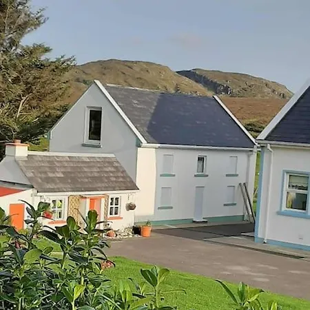 An Teach Beag Glencolmcille, Little From * Glencolumbkille
