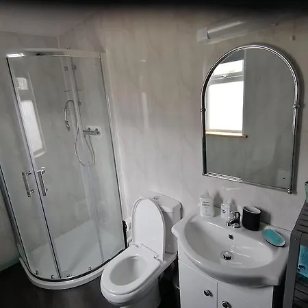 An Teach Beag Glencolmcille, Little From Apartment