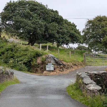 An Teach Beag Glencolmcille, Little From