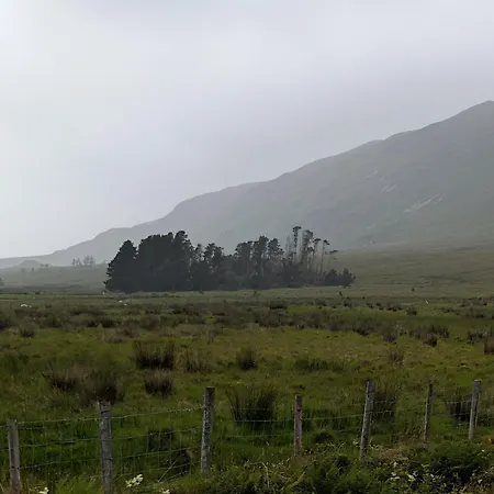 An Teach Beag Glencolmcille, Little From Apartamento Glencolumbkille