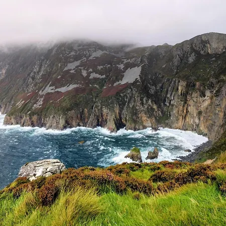 An Teach Beag Glencolmcille, Little From Апартаменты *