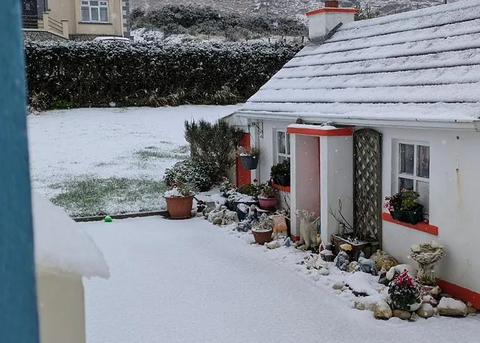 An Teach Beag Glencolmcille, Little From